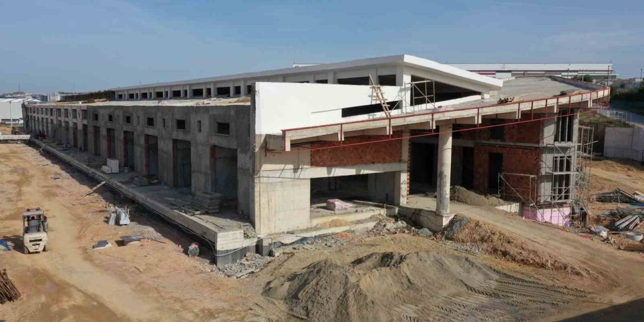 Yeni Hal Binası Şekilleniyor