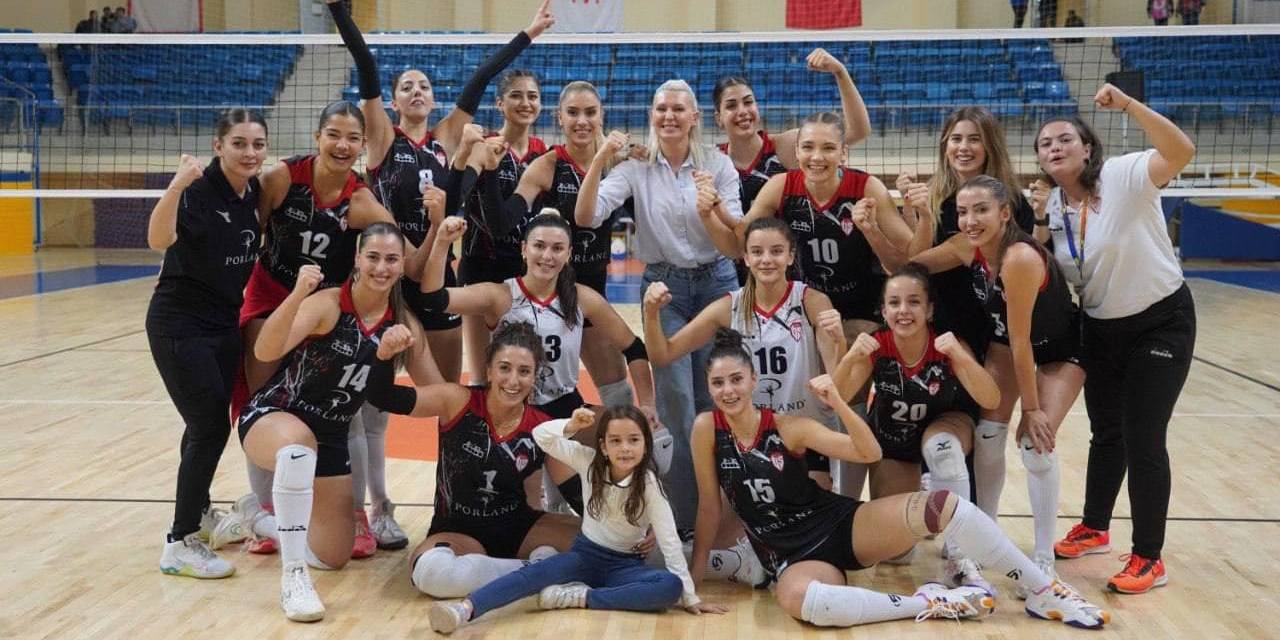 Bilecik Derbisinin Kazananı Bilecik Belediyesi Voleybol Takımı Oldu