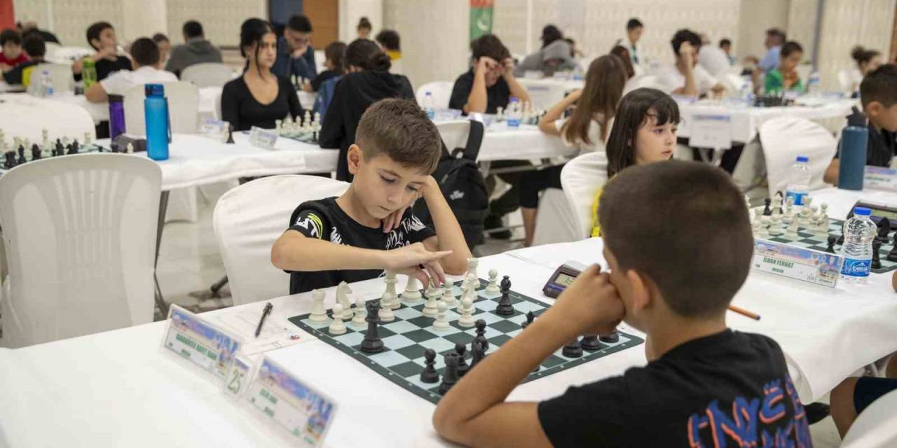 ’7. Uluslararası Satranç Turnuvası’ Başladı