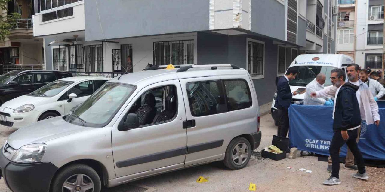Çıkmaz Sokakta Sıkıştırdıkları Araca Kurşun Yağdırdılar: 1 Ölü, 2 Yaralı