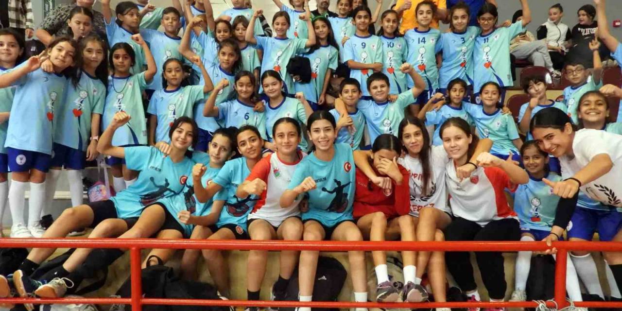 Kepez’in Kızları 2’de 2 Yaptı