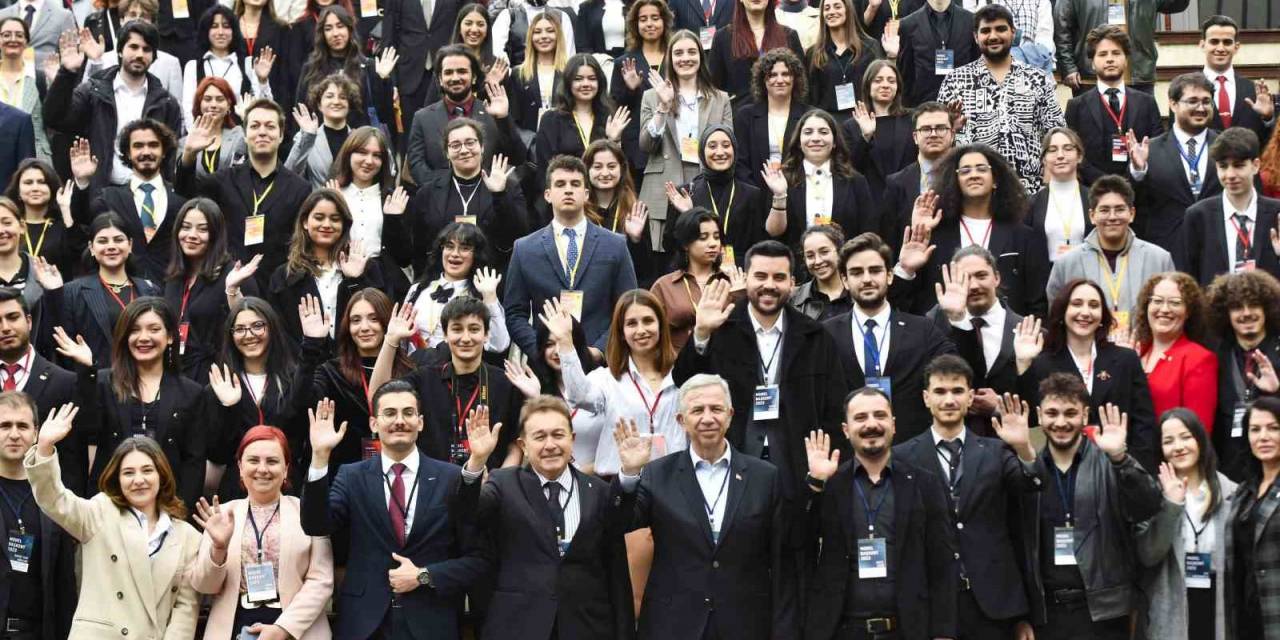 Abb Başkanı Yavaş, Model Başkent Konferansında Gençlerle Buluştu
