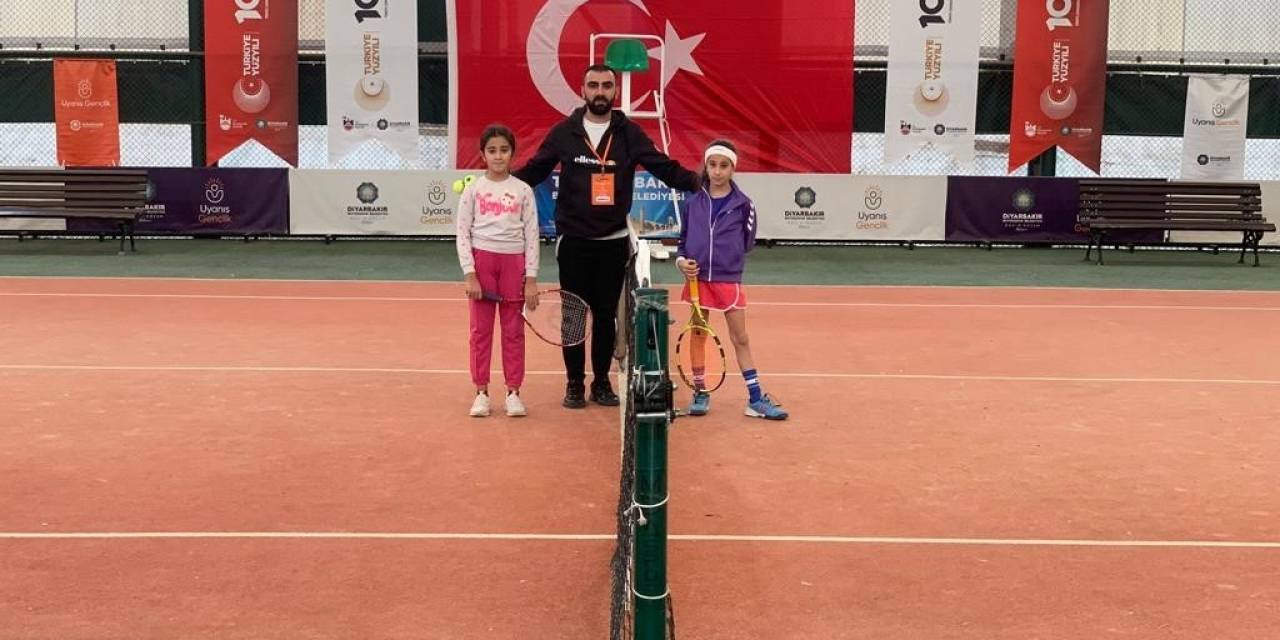 Uyanış Gençlik 2. Tenis Turnuvası Başladı