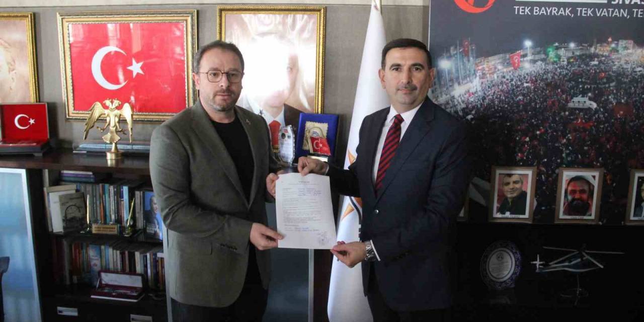 Sivas Belediye Başkanlığı İçin İlk Adaylığını Açıklayan Topgül Oldu