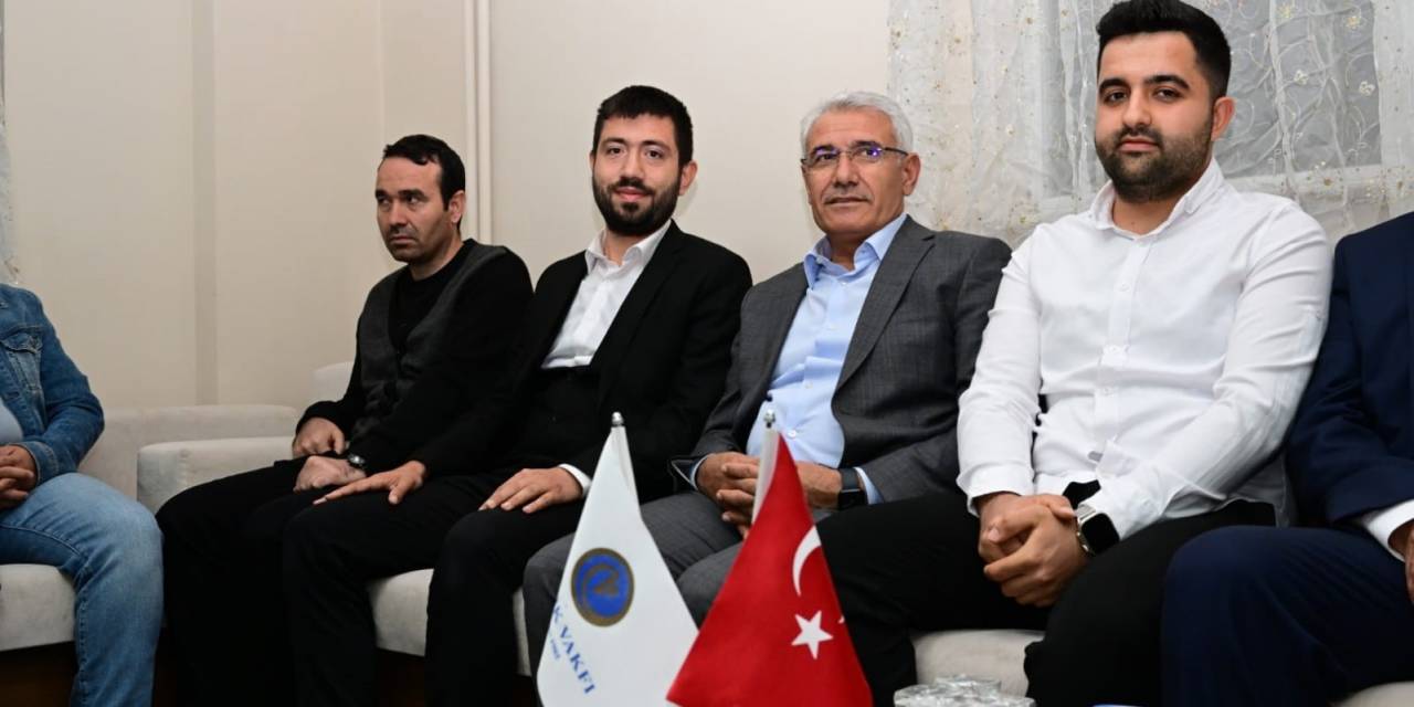 Güder, Gençlerle Bir Araya Geldi