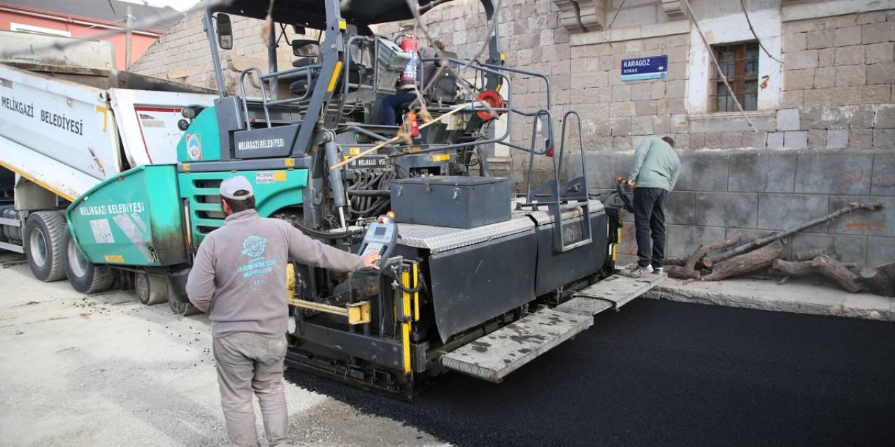 Gürpınar Mahallesi’nde Hummalı Çalışmalar Devam Ediyor