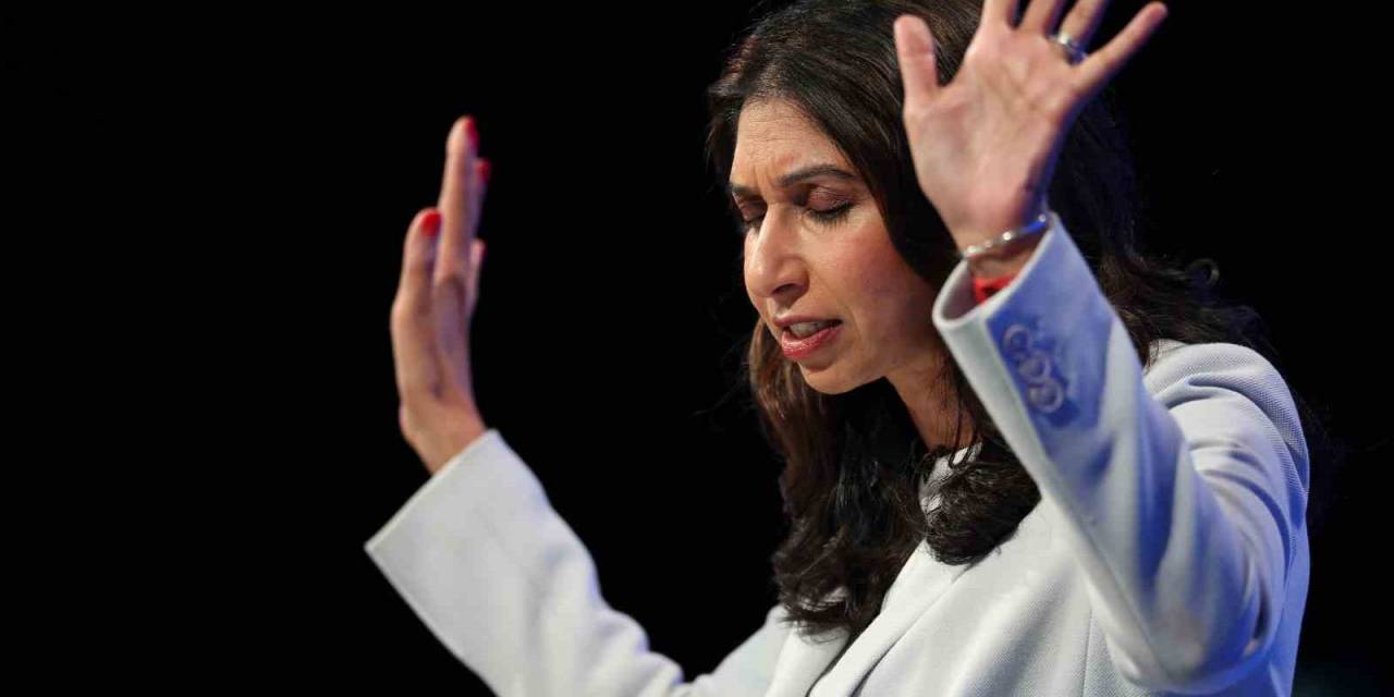 İngiltere İçişleri Bakanı Görevden Alındı