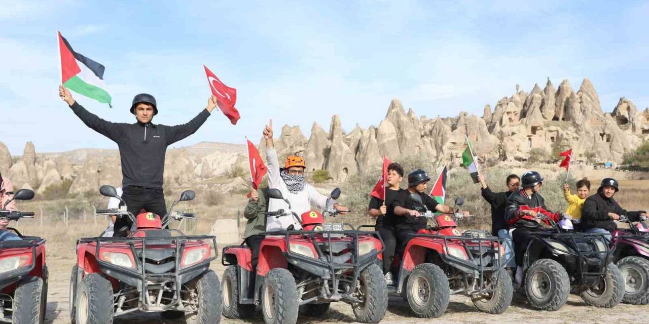 Filistin Bayrakları İle Dolaştılar