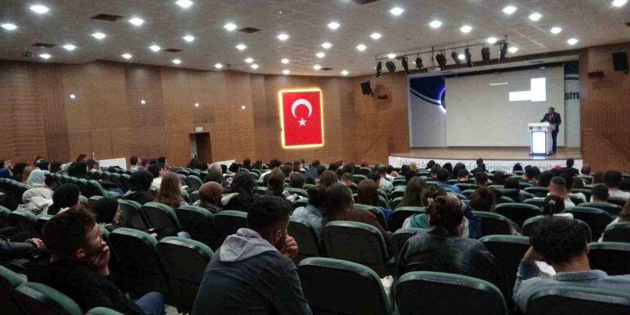 Çakü’de Cumhuriyetin 100. Yılında Atatürk Ve Hukuk Konuşuldu