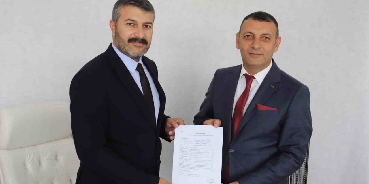 Ağrı’da Belediye Başkan Aday Adayı Başvuruları Devam Ediyor