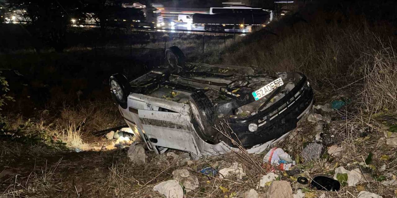 Gaziantep’te Otomobil Şarampole Yuvarlandı: 3’ü Ağır 5 Yaralı