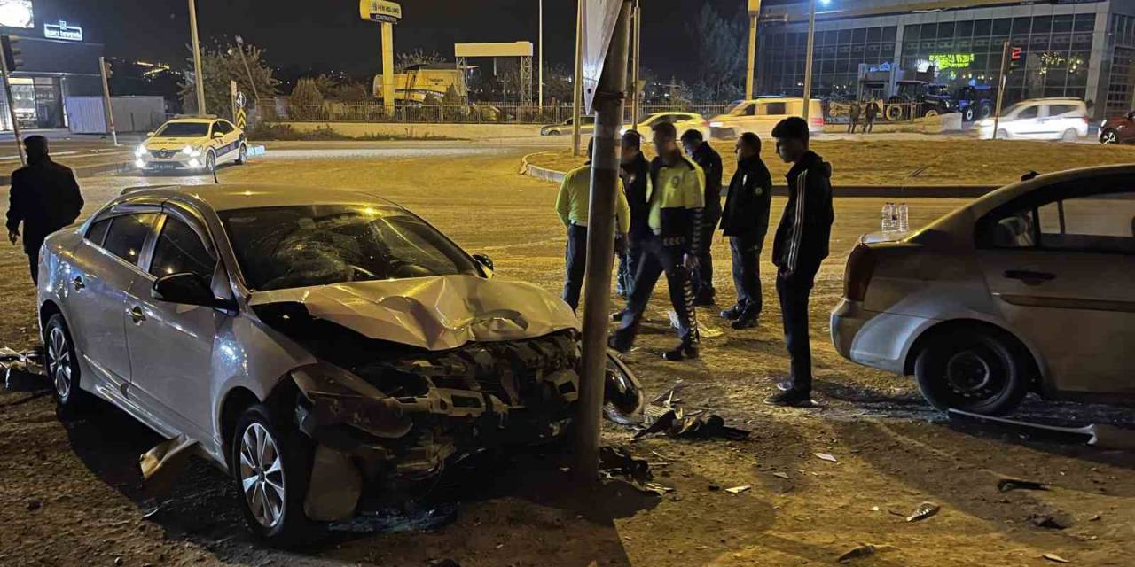Diyarbakır’da Kırmızı Işık İhlali Kaza Getirdi: 1’i Çocuk 5 Yaralı