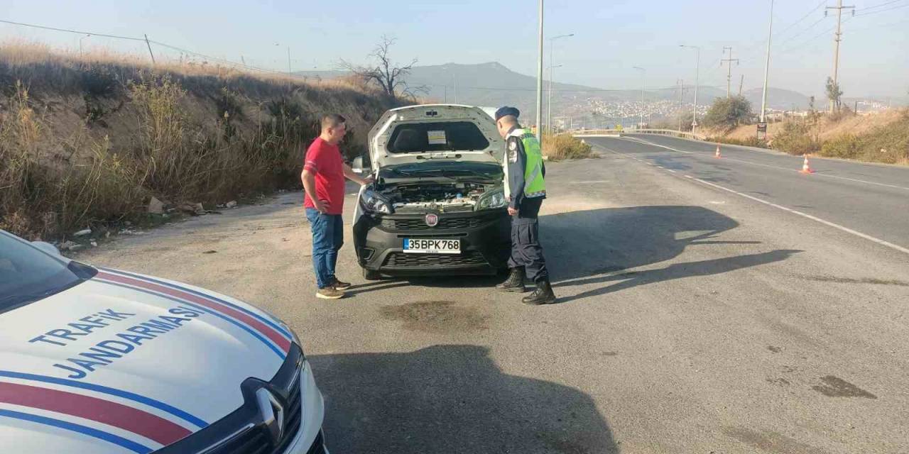 İzmir’de Jandarmadan Ticari Araçlara Denetim