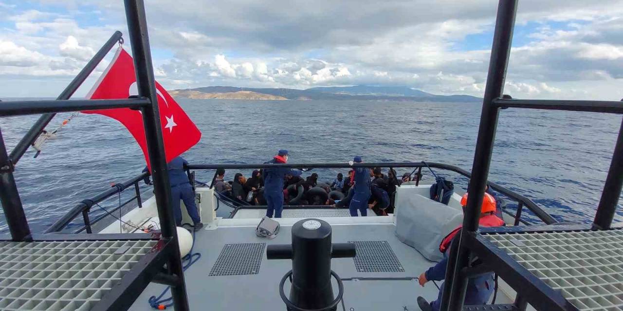 İzmir Açıklarında 39 Düzensiz Göçmen Kurtarıldı