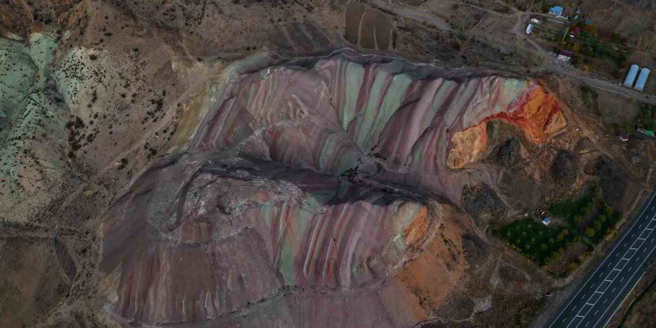 Gökkuşağı Tepeleri, Doğaseverleri Hayran Bırakıyor