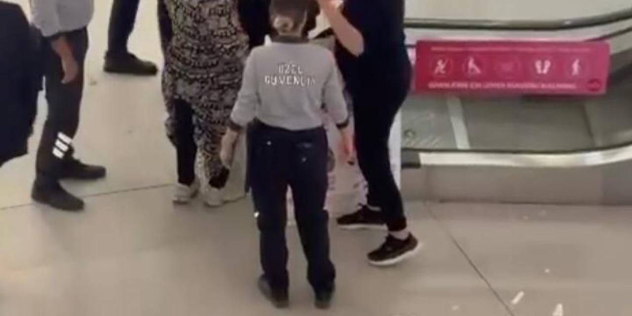 İstanbul’da Mağazada Yakalanan Hırsızların Avm’yi Birbirine Kattığı Anlar Kamerada