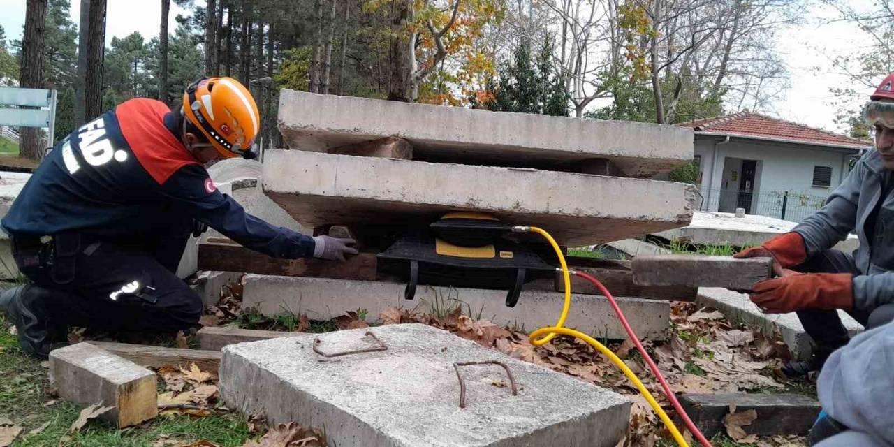 Afad Gönüllüleri Hafif Arama Kurtarma Eğitimi Aldı