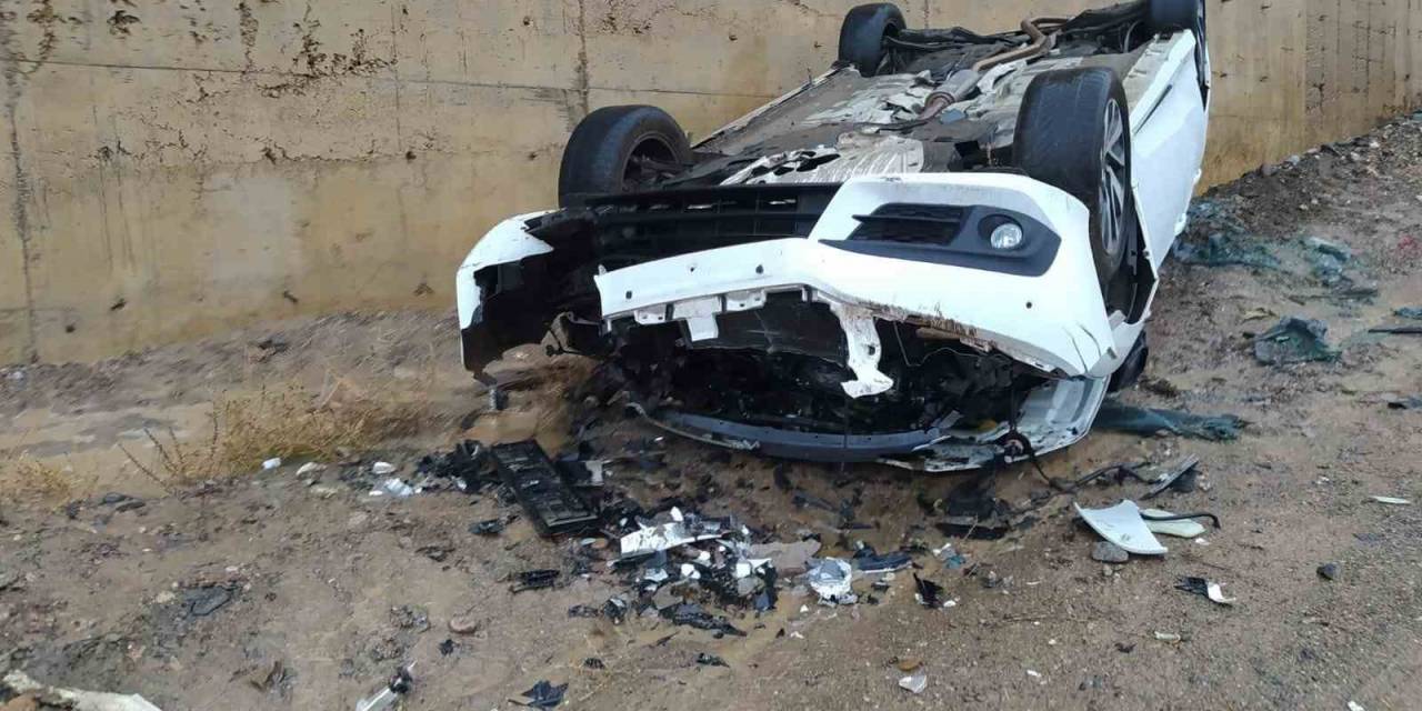 Bingöl’de Otomobil Şarampole Yuvarlandı: 2 Yaralı