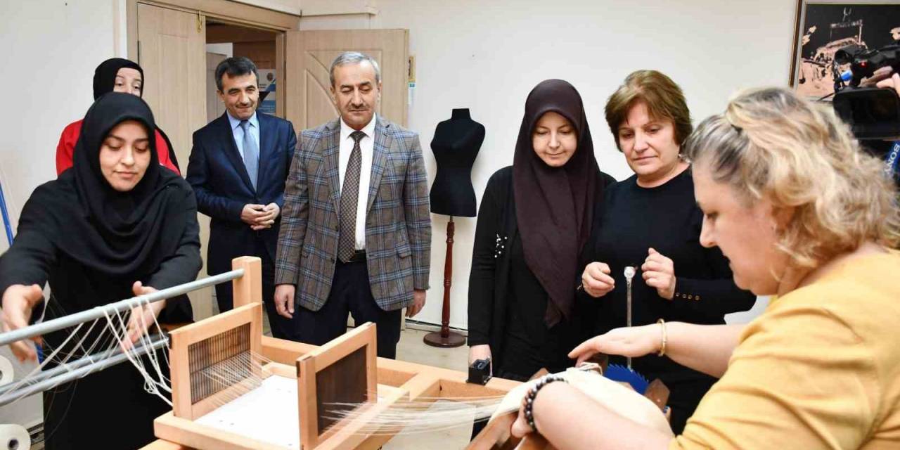 Kaybolmaya Yüz Tutmuş Eflani Çember Bezi Dokumacılığı Gelir Kapısı Olacak