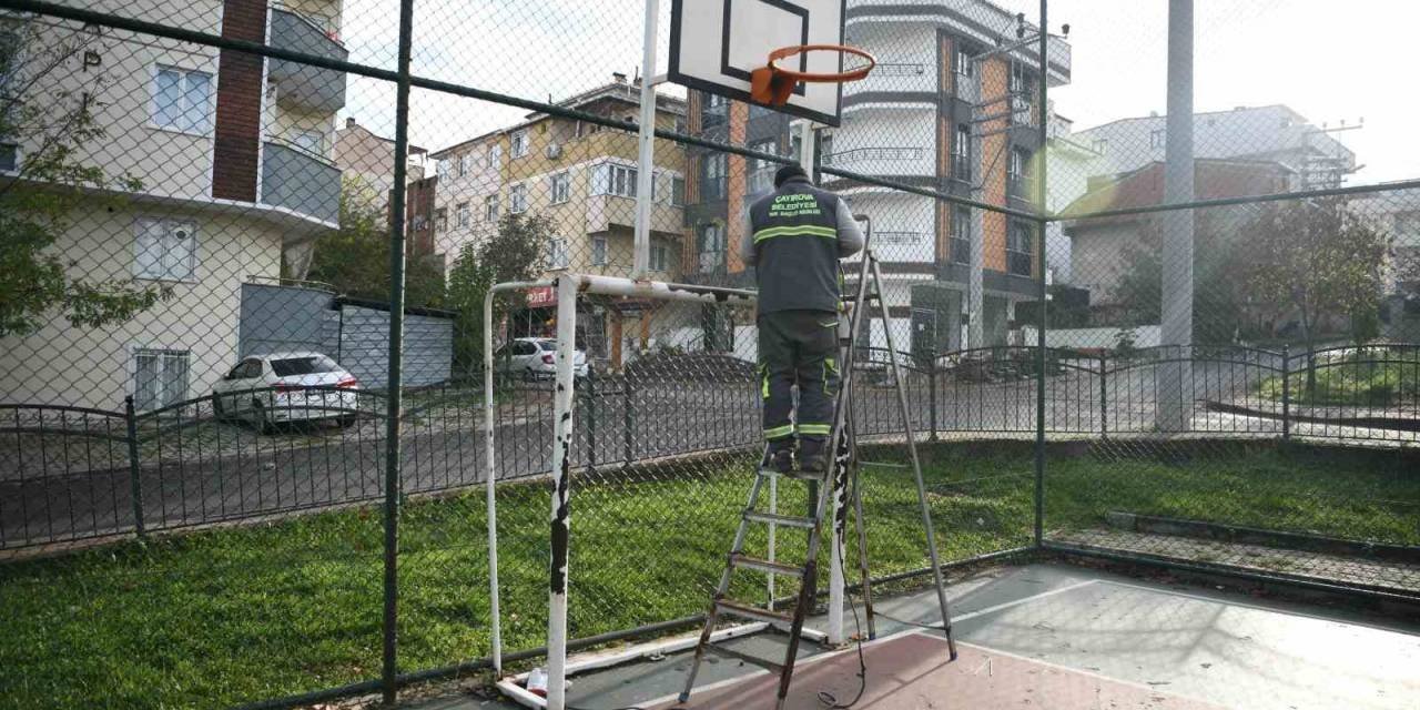 Spor Sahaları Bakımdan Geçiyor