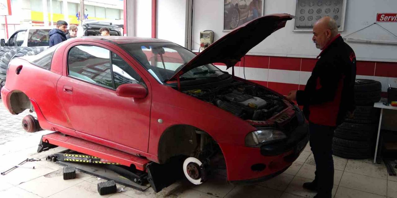 Oto Tamir Ustalarından Araç Sahiplerine Kışlık Bakım Uyarısı