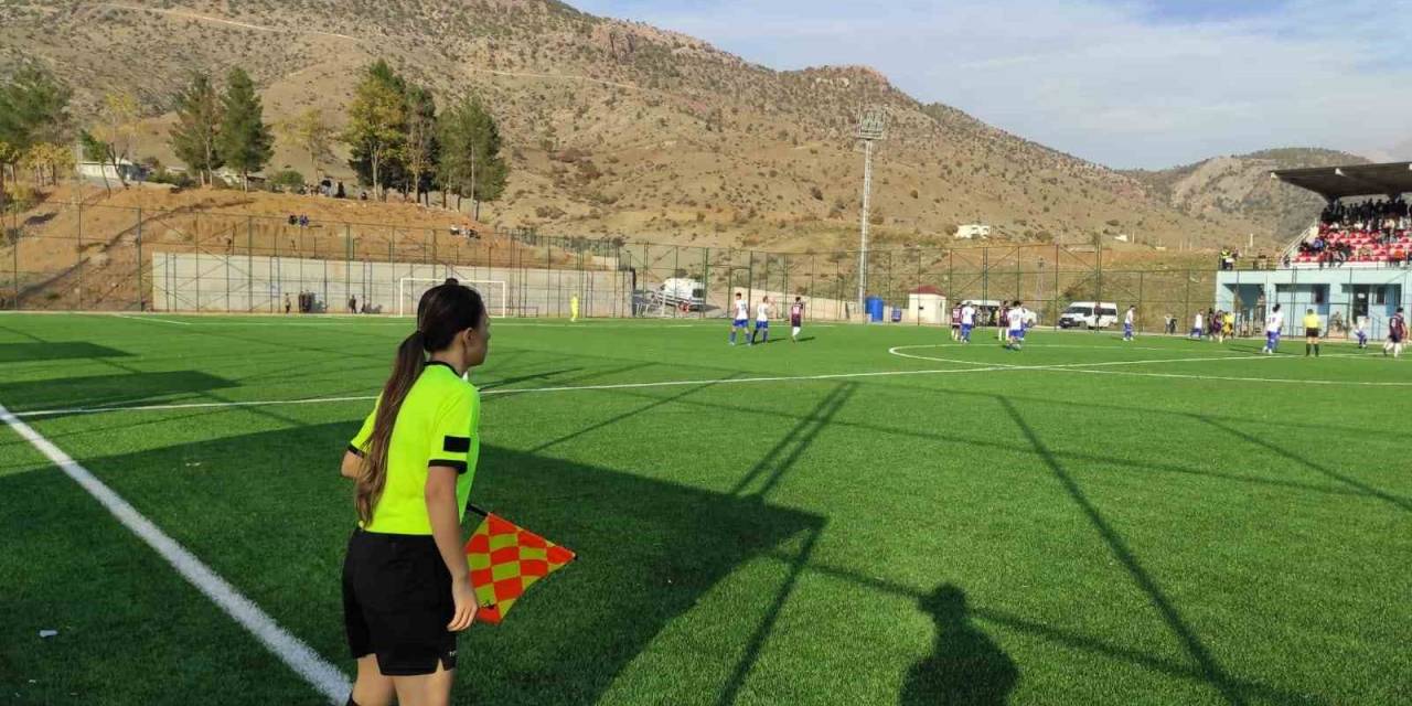 Batman Amatör Futbol Ligi, Başarılı Kadın Hakemler Tarafından Yönetiliyor
