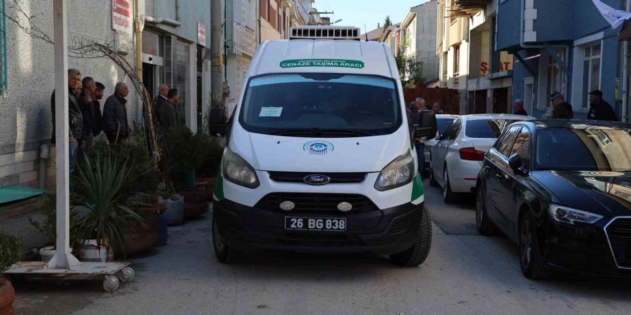 Kazada Hayatını Kaybeden Baba Ve Kızı Son Yolculuğuna Uğurlandı