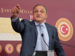 Vural: "Davutoğlu’nun Dertleşebileceği Kimse Yok"