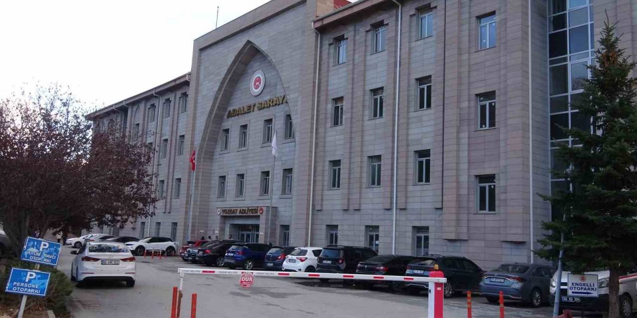 Boşanma Aşamasındaki Karısını Öldüren Sanığın Yargılanması Başladı
