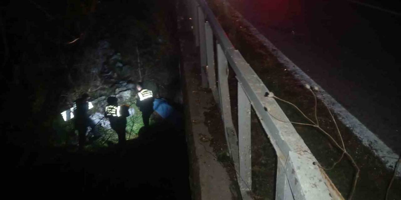 Gediz’de Motosiklet Dereye Uçtu: 1 Ölü