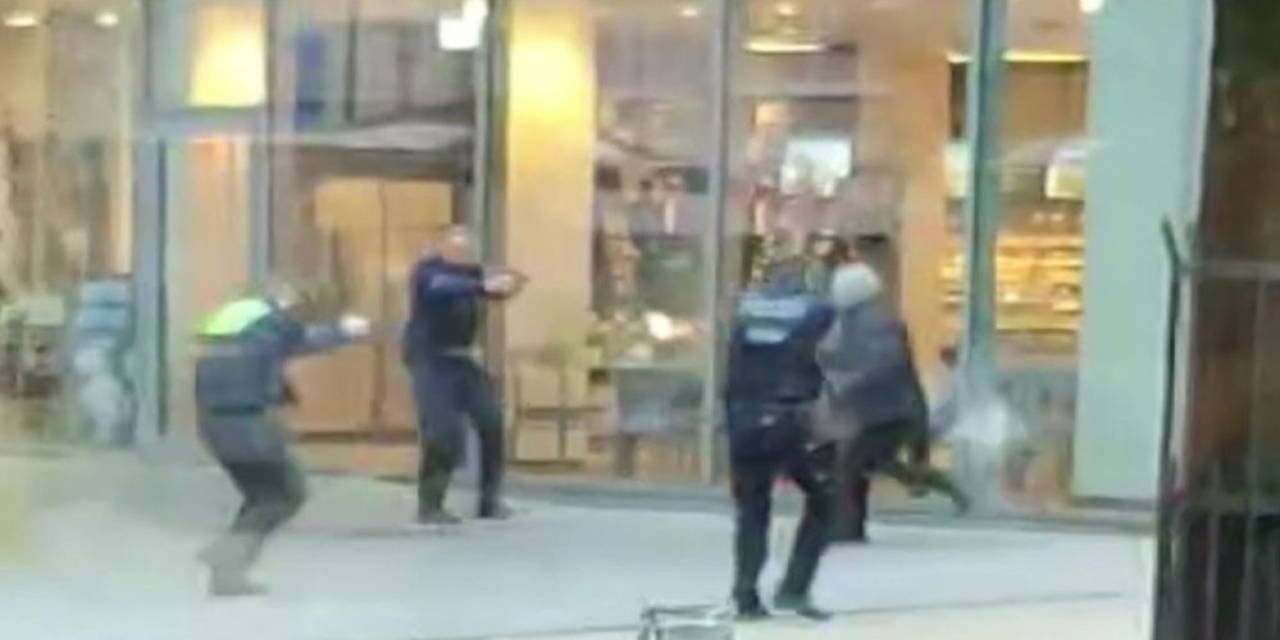 Alman Polisi Bıçaklı Saldırgana Kurşun Yağdırdı: 2 Yaralı