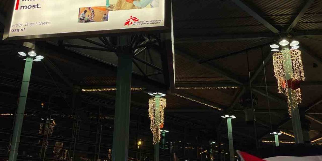 Amsterdam’daki Schipol Havalimanı’nda "Gazze’de Ateşkes" Çağrısı