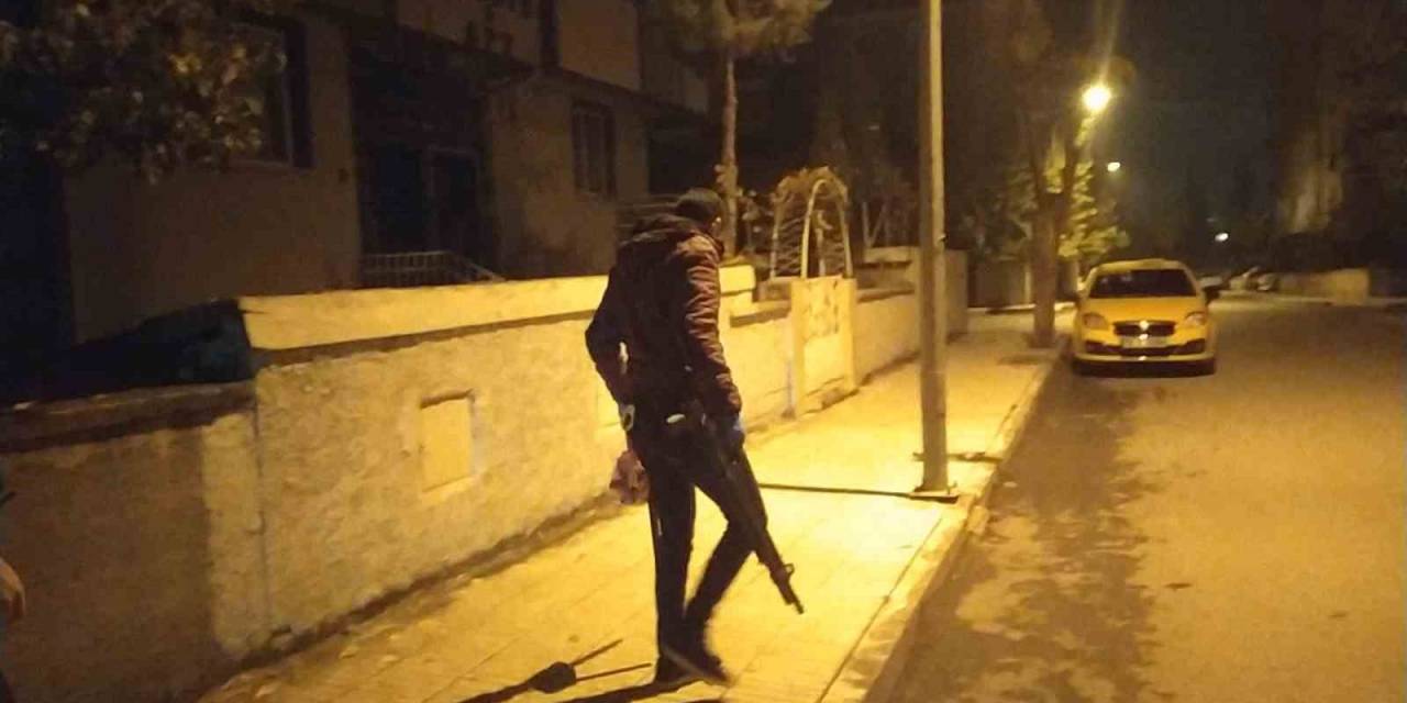 Çocuklara Silah Satan Şahsın Evine Baskın