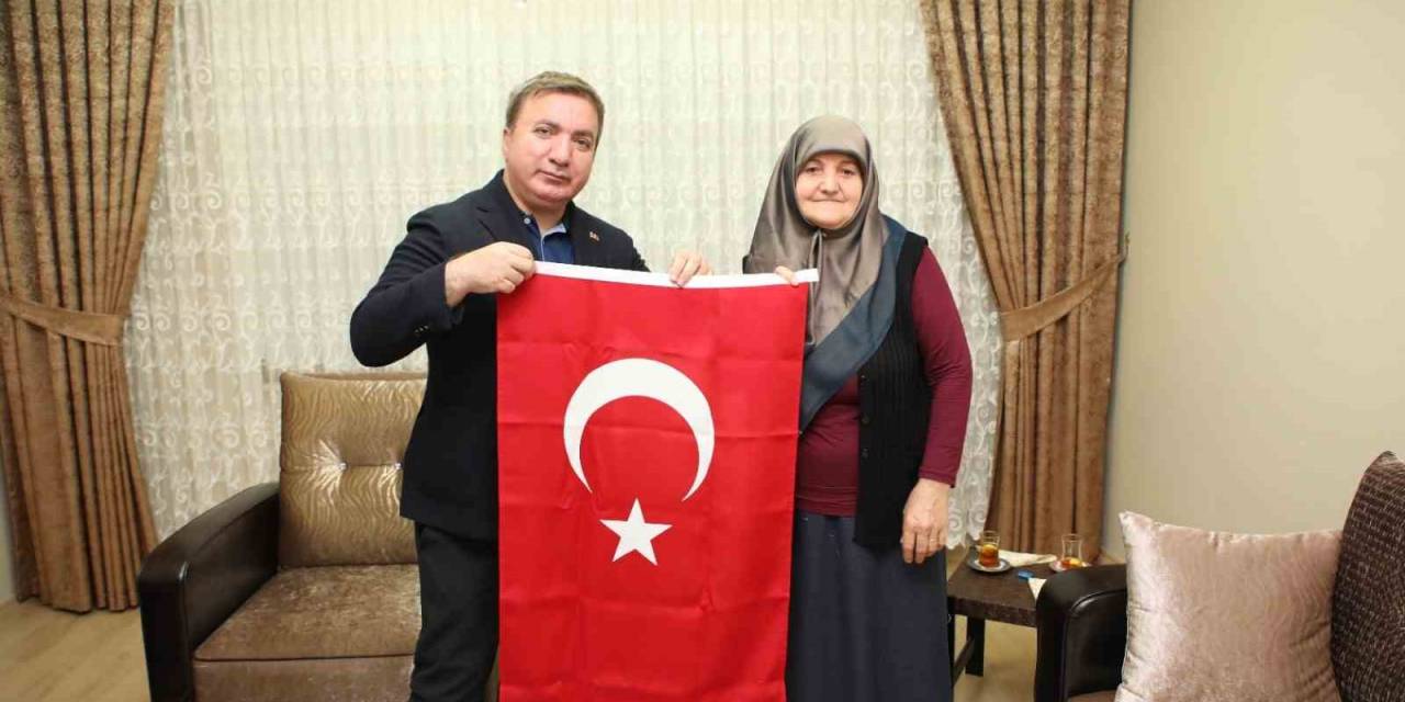 Vali Aydoğdu Şehit Annesini Ziyaret Etti