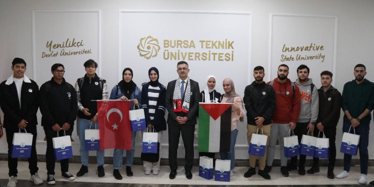 Btü Yönetimi Filistinli Öğrencilerle Bir Araya Geldi