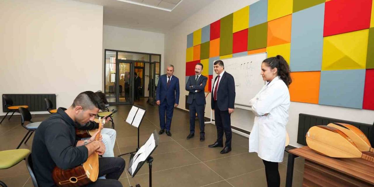 Kaymakam Yamlı, Şehitkamil Sanat Merkezi’ni İnceledi