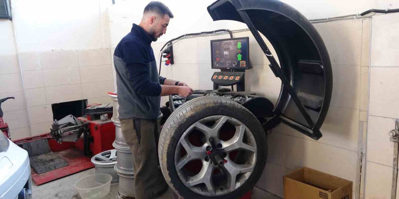Lastikçilerde Kış Lastiği Hareketliliği Başladı