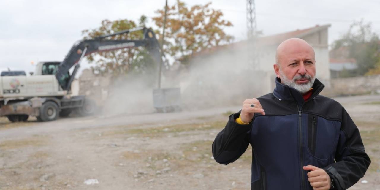 Başkan Çolakbayrakdar: “Gecekondu Evleri Yıkarak, Şehrimize Modern Ulaşım Yolu Kazandırıyoruz”