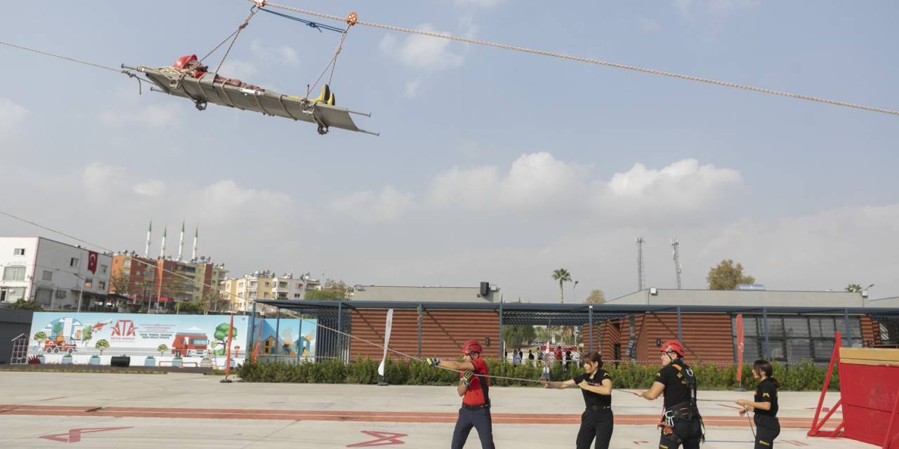 Mersin Büyükşehir Belediyesi Dağcılık Arama Kurtarma Amirliği Ekiplerine ‘İple Erişim Tekniği’ Eğitimi Verildi