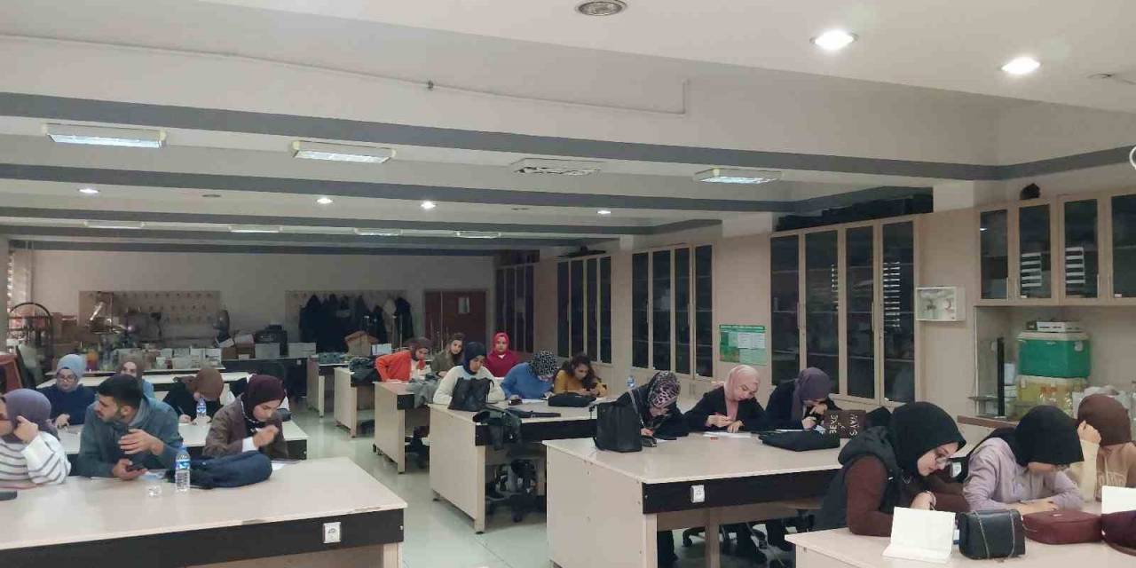 Fen Bilgisi Öğretmen Adaylarına Model Tabanlı Öğretime Yönelik Teorik Ve Uygulamalı Eğitim Verildi