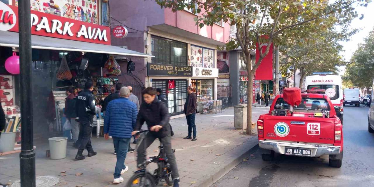 Ucuzluk Pazarında Havai Fişekler Patladı: 1 Yaralı