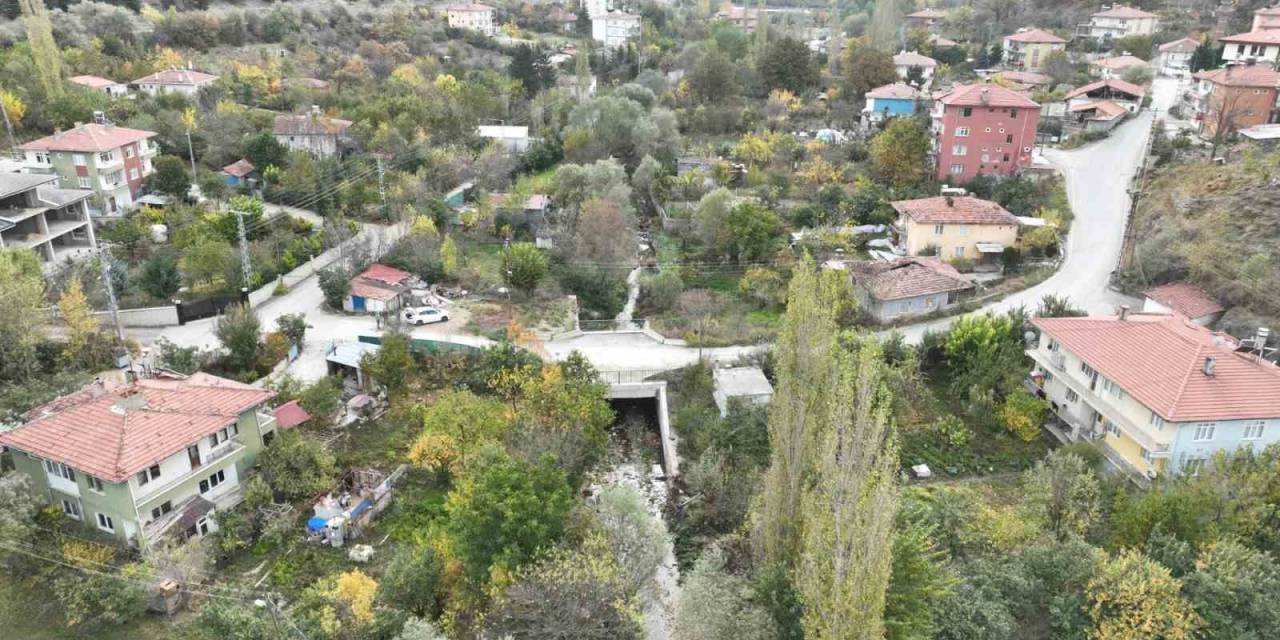 Ankara’da Sel Ve Taşkınlara Karşı Menfez Ve Dere Geçiş Köprüleri Yapımı Sürüyor