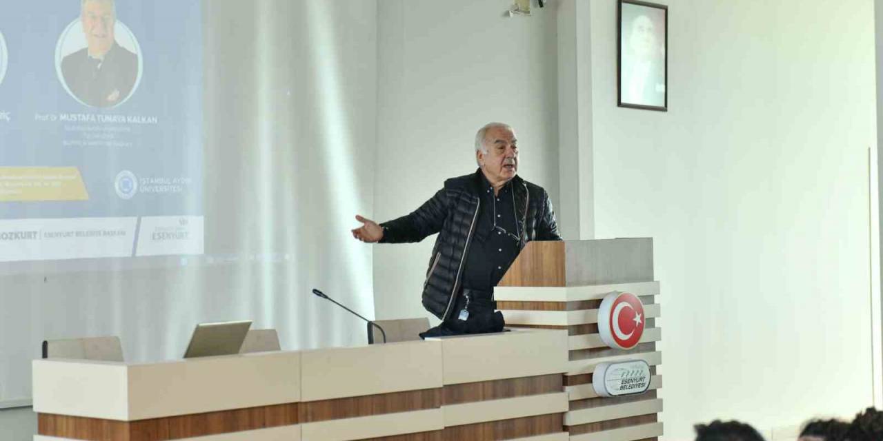 Esenyurt’ta Üniversiteye Hazırlanan Gençlere Seminer Verildi