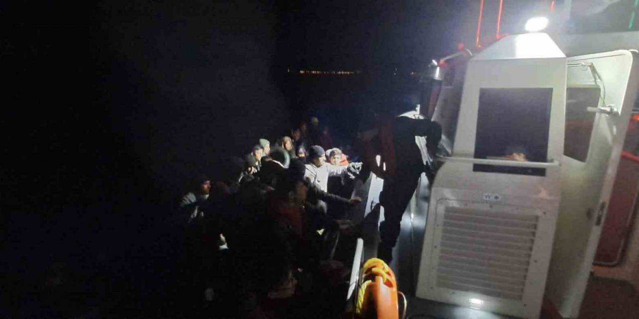 Yunan Unsurlarınca Ölüme Terk Edilen 49 Kaçak Göçmen Kurtarıldı