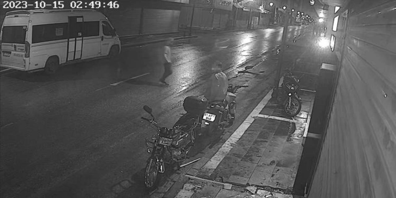 Kameralara Aldırış Etmeden Motosikleti Çalan Zanlı Tutuklandı