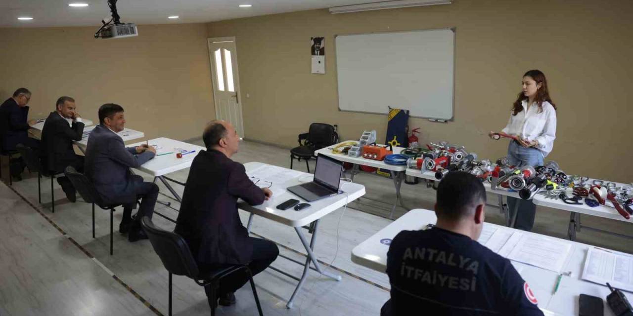 Antalya Büyükşehir İtfaiye Teşkilatını Güçlendiriyor