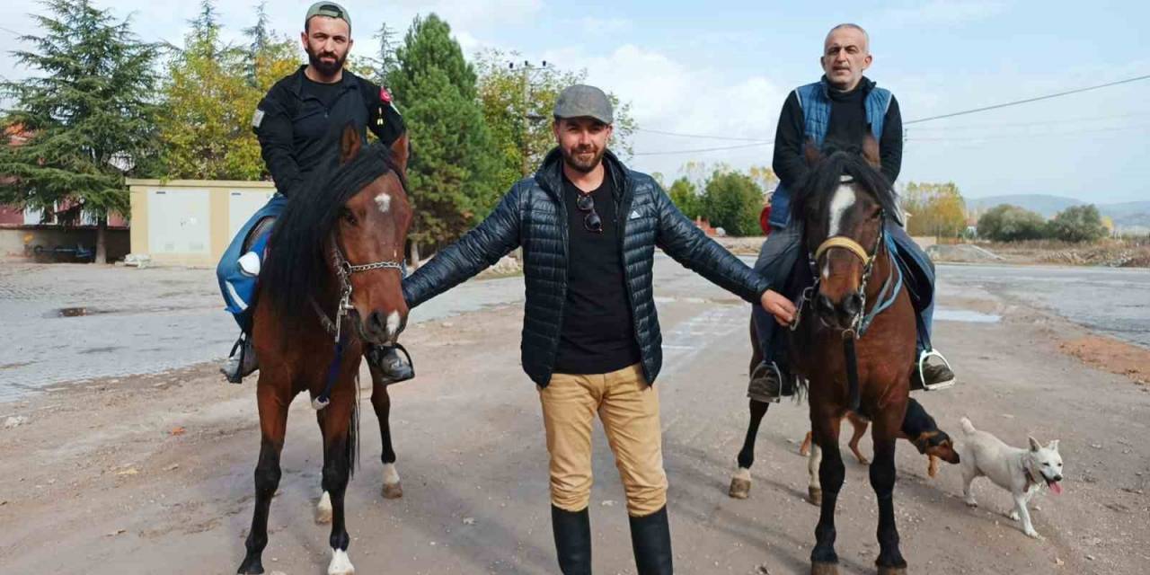 At Severler Tavşanlı Kuruçay’da Buluştu