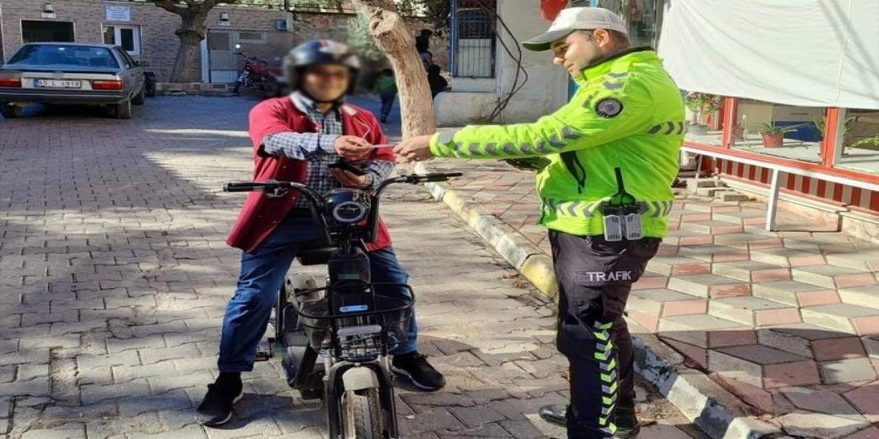 Manisa’da Elektrikli Bisiklet Ve Skuter Denetiminde 278 Bin 835 Lira Ceza Kesildi