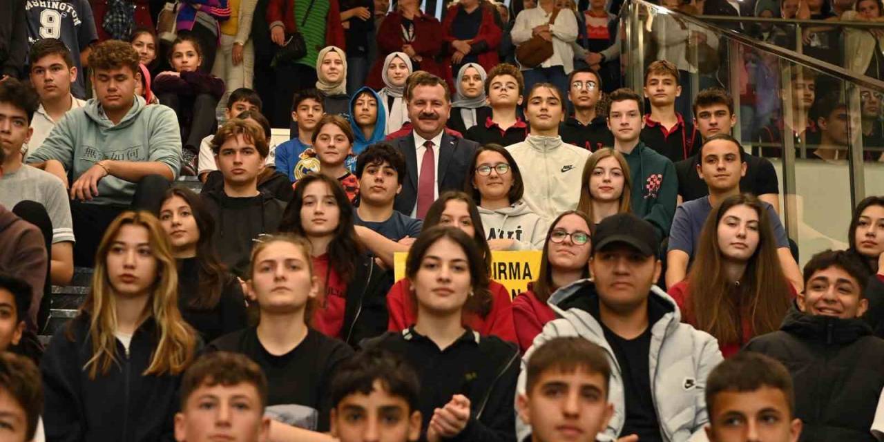 Balıkesir’de Üniversite Öğrencisine Su Bedava