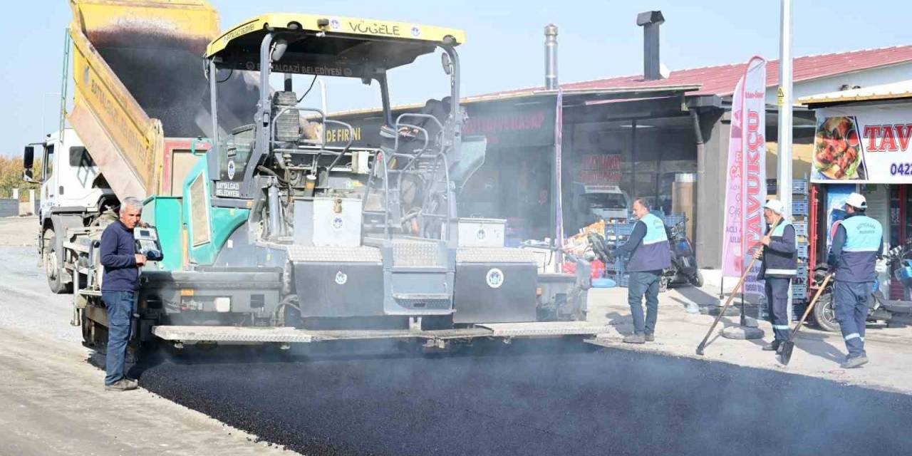 Battalgazi’de Konteyner Çarşılar Asfaltlanıyor